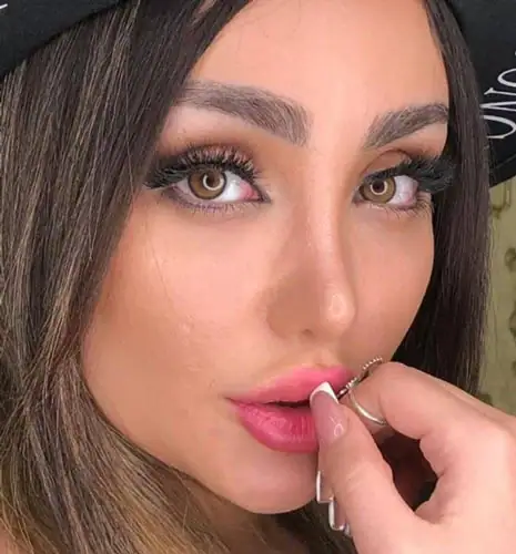 خرید لنز رنگی عسلی مینی آوا الیوا براون