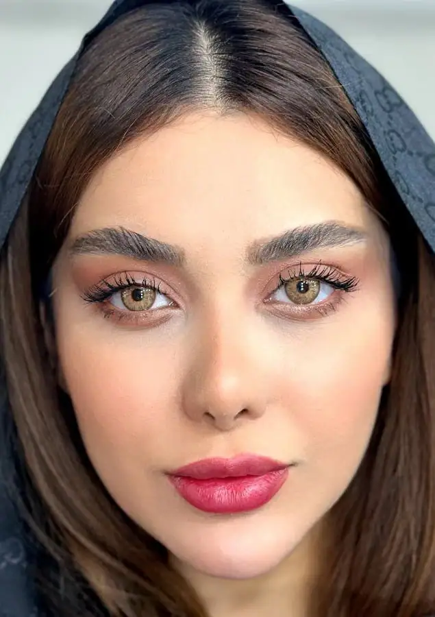 خرید لنز رنگی عسلی یونیک فلامینگو