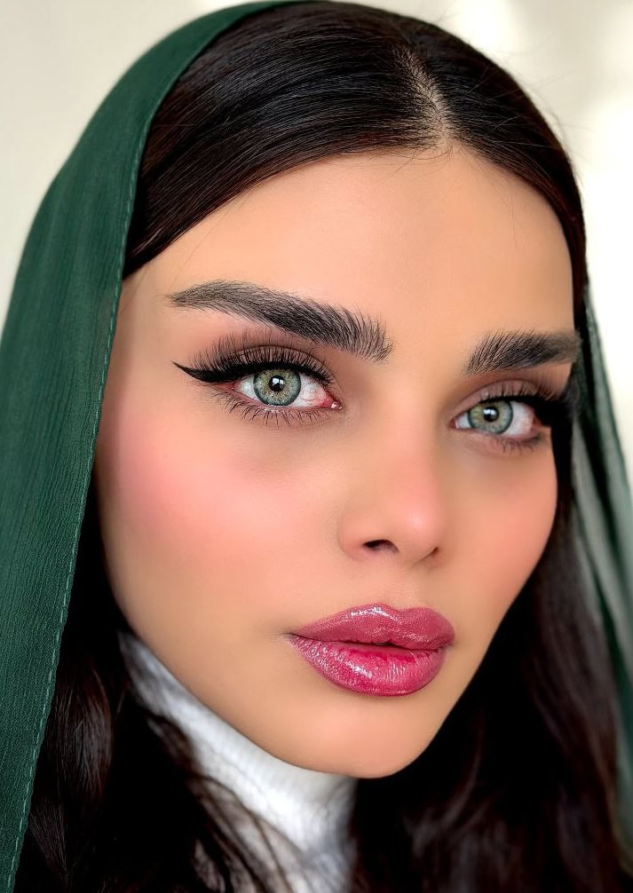 لنز رنگی سبز عسلی یونیک نچرال گرین - Image 2
