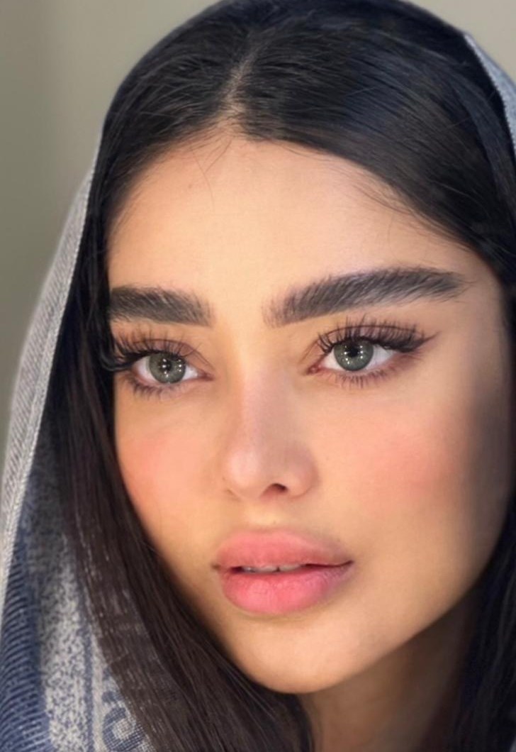 لنز رنگی سبز تیره claragreen
