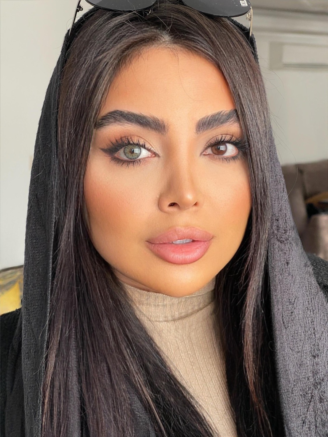 لنز رنگی طوسی سبز یونیک کلوپاترا گری - Image 2