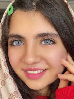 لنز رنگی آبی عسلی آماندا جورجیا بلو