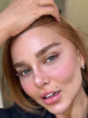 لنز چشم رنگی سبز با رگه طوسی دوردار کلوپاترا گری سلنا