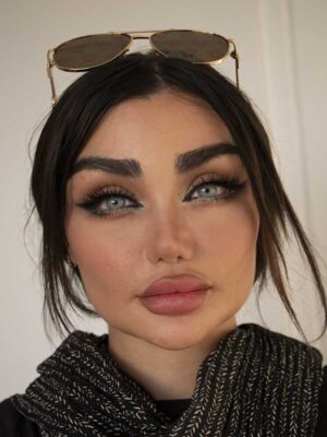 لنز رنگی سلنا طوسی یخی چلسی گری ماهانه