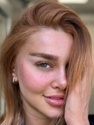 لنز سبز با رگه طوسی دوردار کلوپاترا گری سلنا