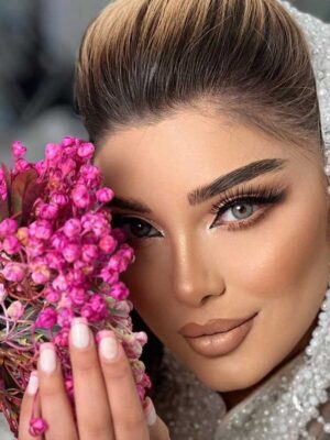 لنز رنگی طوسی دوردار آیهان سالانه