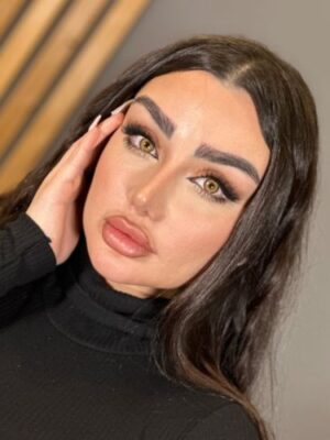 لنز چشم رنگی عسلی طلایی سلنا بلونا