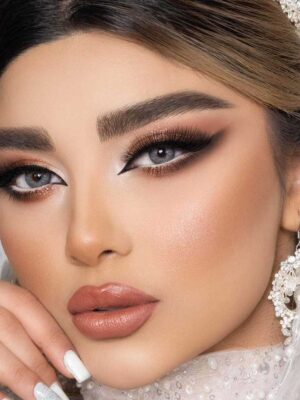 لنز رنگی طوسی دوردار آیهان سالانه