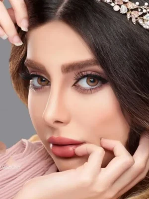 لنز رنگی سنوریتا سندی براون عسلی دوردار سالانه