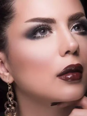 لنز چشم رنگی لومینس رنگ لاتین گری طوسی عسلی متوسط روشن دور دار