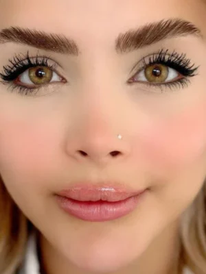 لنز رنگی عسلی سبز کارامل یونیک
