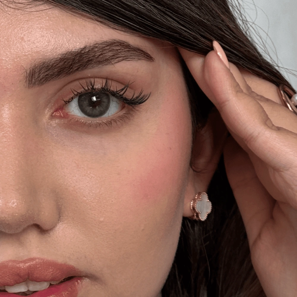 لنز رنگی طوسی خاکستری دور مشکی ارکید گری رز