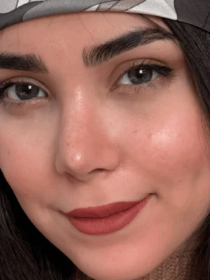 لنز رنگی طوسی خاکستری دور مشکی ارکید گری رز