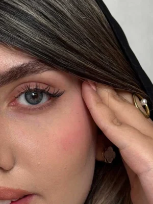 لنز رنگی آبی عسلی آلیس بلو برند رز
