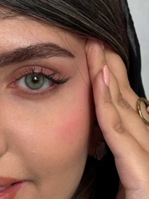 لنز رنگی سبز دور محو لیلی گرین رز
