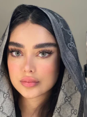 لنز رنگی سبز دور محو لیلی گرین رز