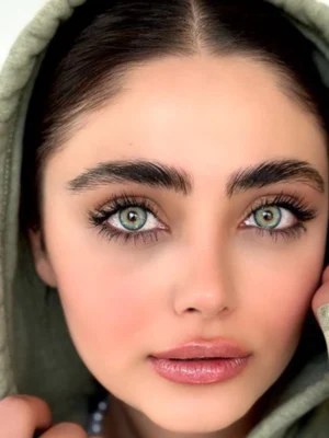 لنز رنگی سبز آبی باربی بلو یونیک