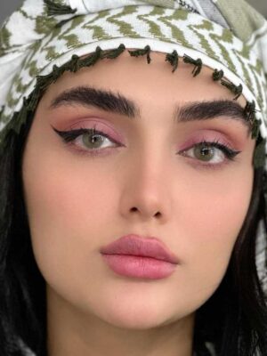 لنز رنگی یونیک سبز دورمحو برگاموت