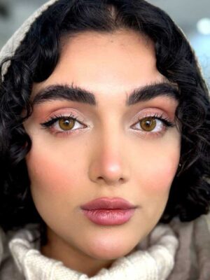 لنز رنگی یونیک عسلی دورمحو لاتینا