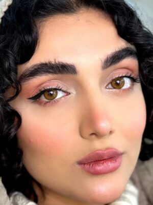 لنز رنگی یونیک عسلی دورمحو لاتینا