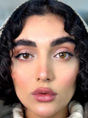 لنز رنگی یونیک عسلی دورمحو لاتینا