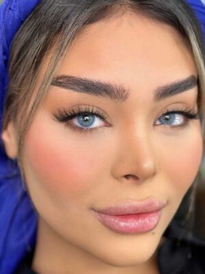 لنز رنگی یونیک آبی بدون دور لوتوس