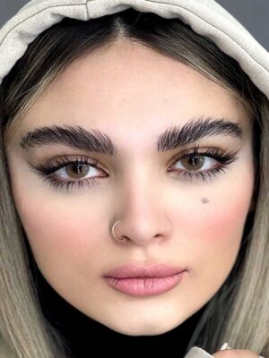 لنز رنگی یونیک عسلی خاکی دورمحو پارودیا