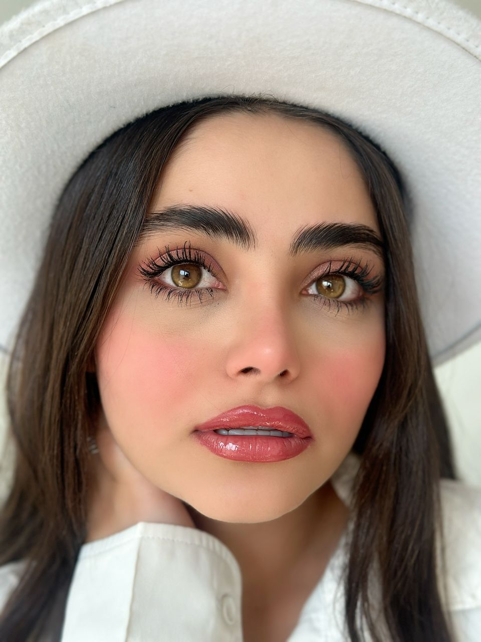یونیک هیزل لاکچری