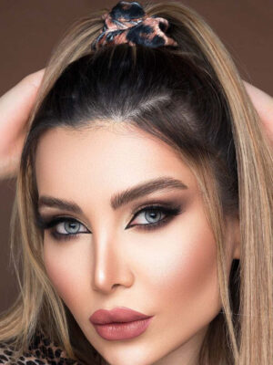 لنز رنگی طوسی عسلی دور مشکی کد 558