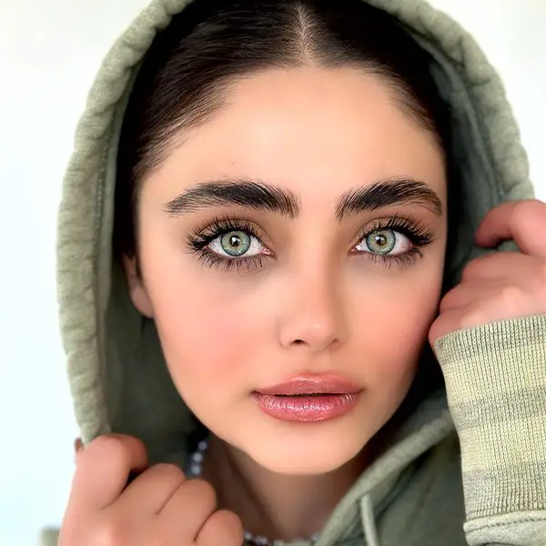 لنز یونیک باربی بلو سبز آبی مرکز عسلی دور دار