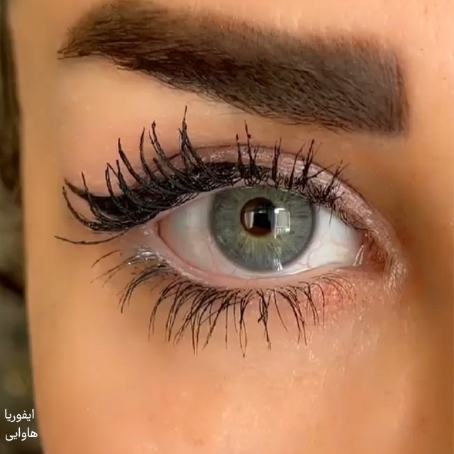 لنز طوسی سبز آبی هاوایی ایفوریا روی چشم قهوه ای تیره