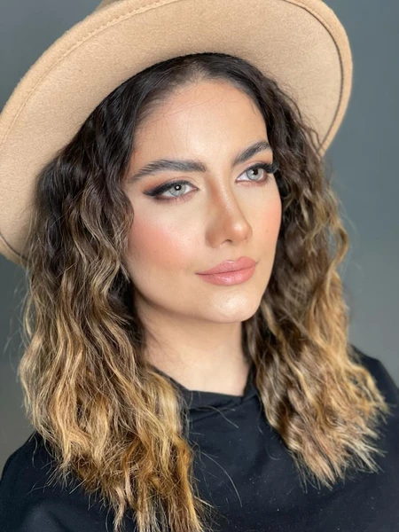 لنز آیس کالر سالانه (طوسی سبز دوردار) سری لاکچری Ice color Luxury alovera