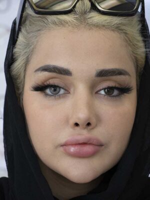 لنز رنگی سلنا طوسی سبز دوردار گری گرین ماهانه
