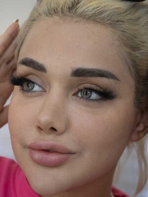 لنز رنگی سلنا طوسی سبز دوردار گری گرین ماهانه