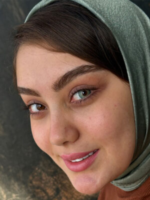 لنز رنگی سبز آبی مرکز عسلی لس آنجلس آکوا آماندا