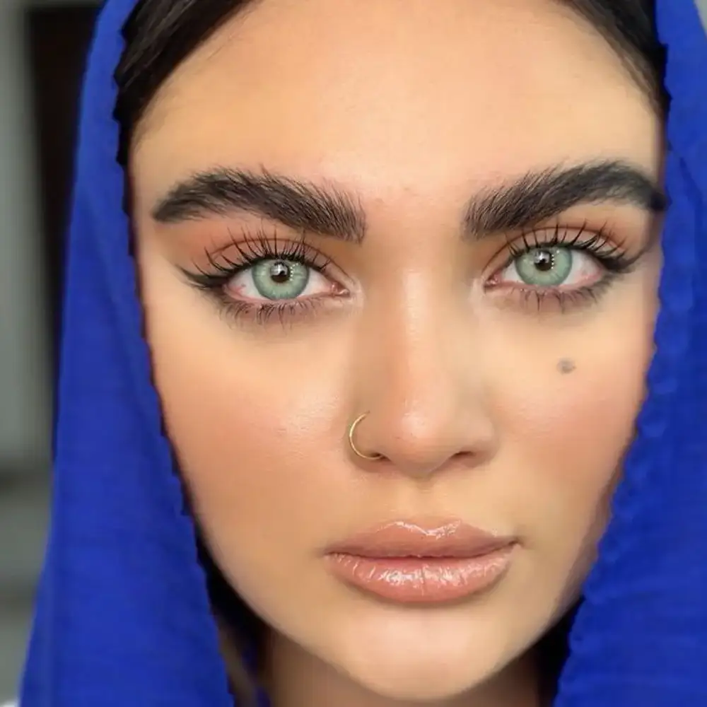 لنز یونیک باربی بلو سبز آبی مرکز عسلی دور دار - Image 4