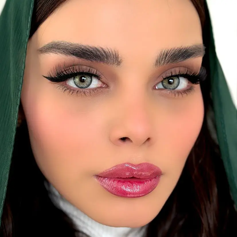 لنز یونیک نچرال گرین سبز عسلی - Image 4