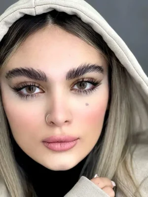 لنز یونیک پارودیا عسلی خاکی - Image 2