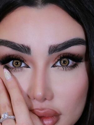 لنز رنگی سلنا آتنا عسلی با دور خفیف زیتونی