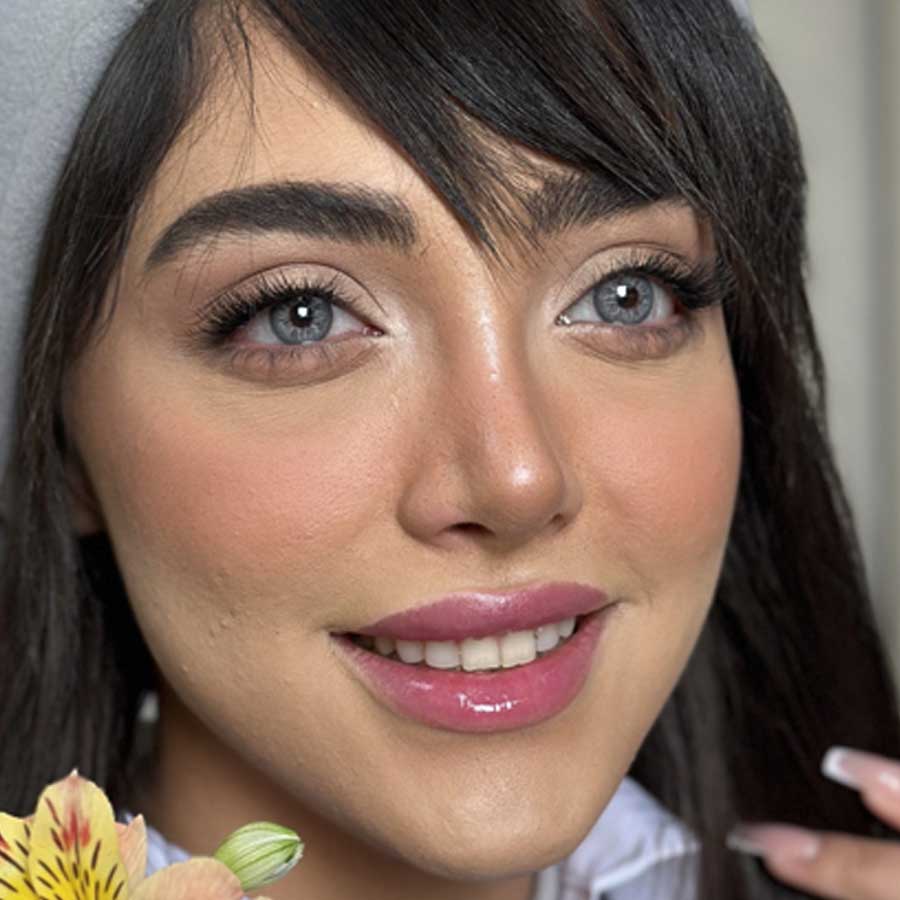 لنز رنگی آماندا آلموند گری طوسی با ته رنگ خفیف سبز