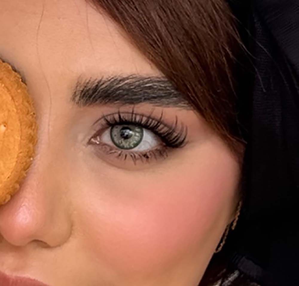 لنز رنگی سبز روشن مرکز عسلی دوردار گلکسی گرین سلنا