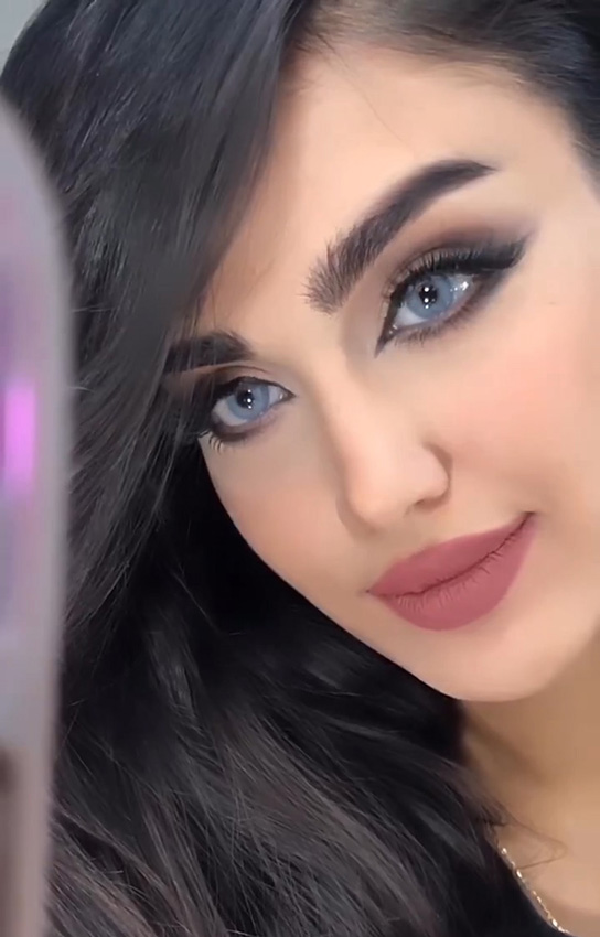 لنز آبی روشن آماندا پاستل بلو