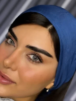 لنز چشم آلموند گری آماندا روی چشم تیره