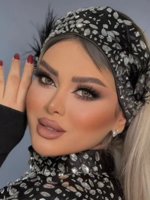 لنز اتلانتیس هیزل اماندا روی چشم تیره