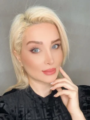 لنز انجل سلنا روی چشم مشکی