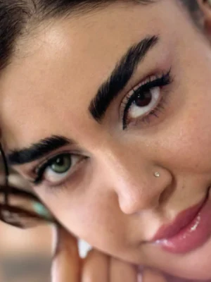 خرید لنز باربی گرین آماندا