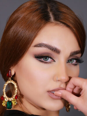 لنز سبز دور مشکی ورسا سلنا