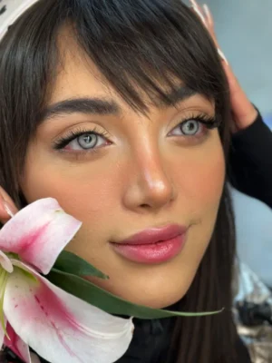 لنز لامیا سلنا روی چشم روشن