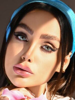 لنز آیس کالر سالانه آبی سبز بدون دور Ice Color rebel blue