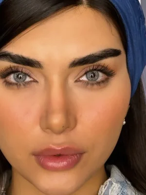 لنز چشم هاوایی گری اماندا روی چشم تیره